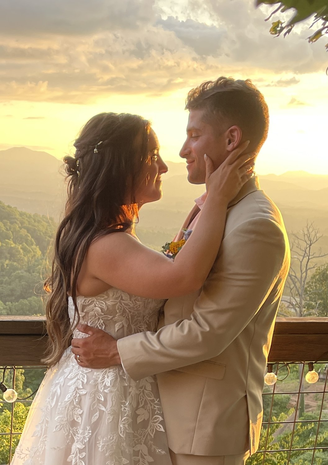A wedding at Earth & Sky Dwellings