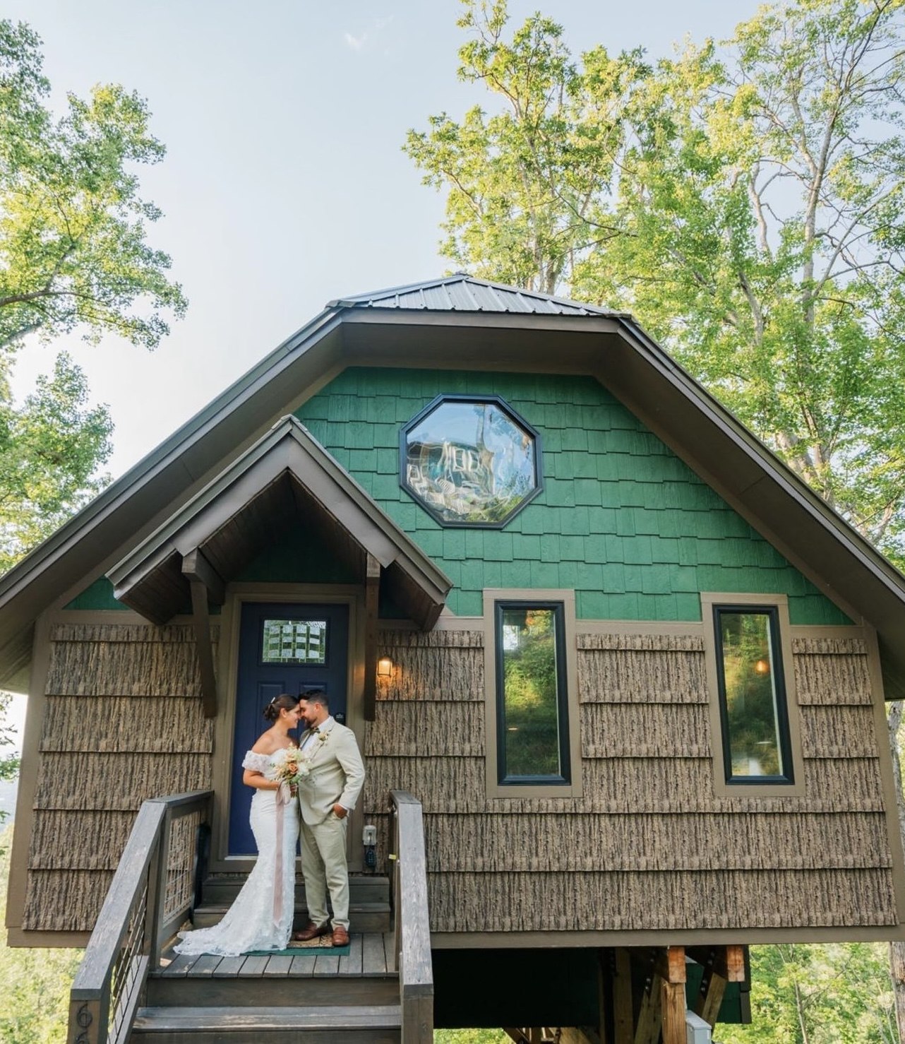 A wedding at Earth & Sky Dwellings