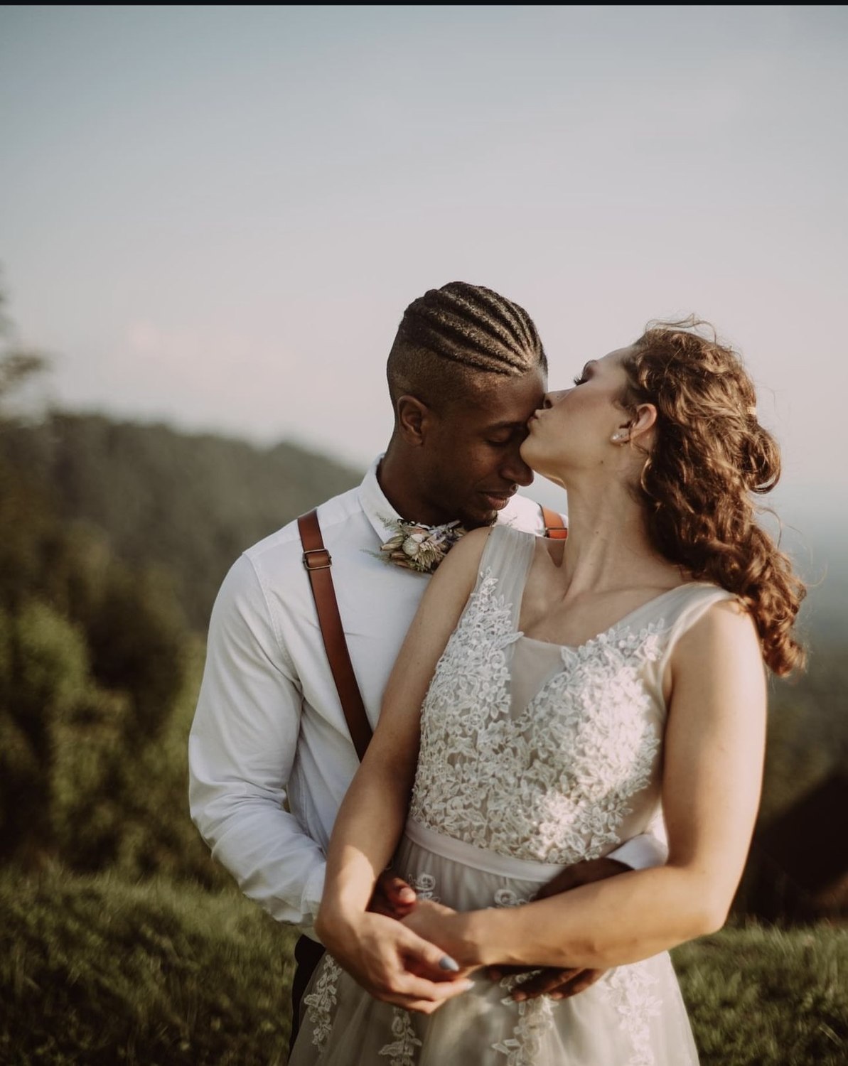 A wedding at Earth & Sky Dwellings
