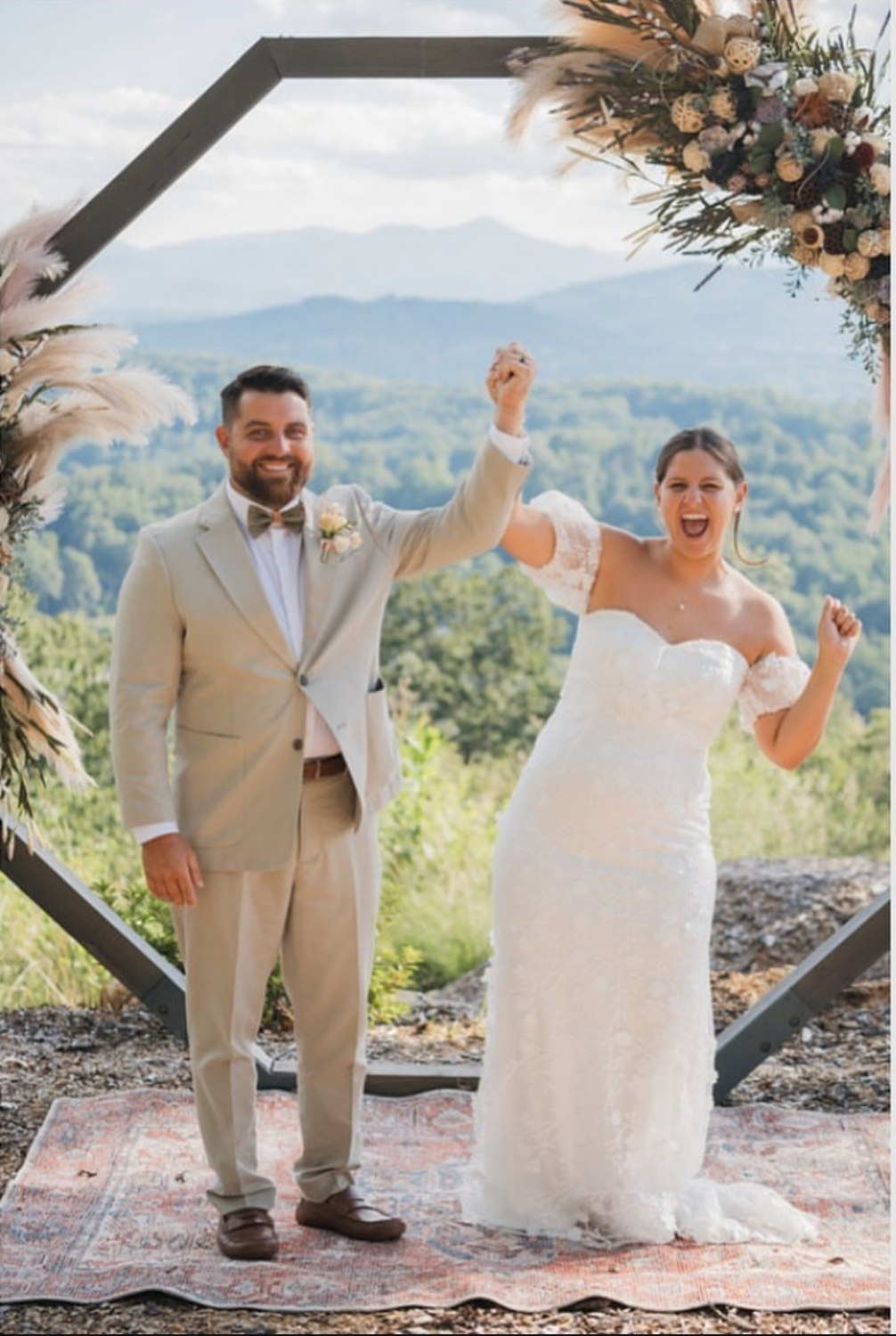 A wedding at Earth & Sky Dwellings